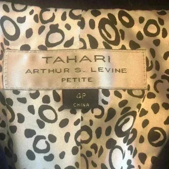 TAHARI | Black Blazer - Picture 2 of 6